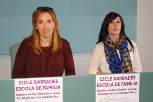 Raquel Bañuls amb la regidora d'Educació